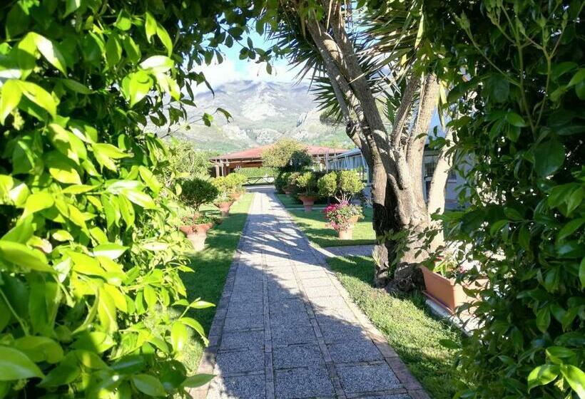 צימר Saturnia Garden