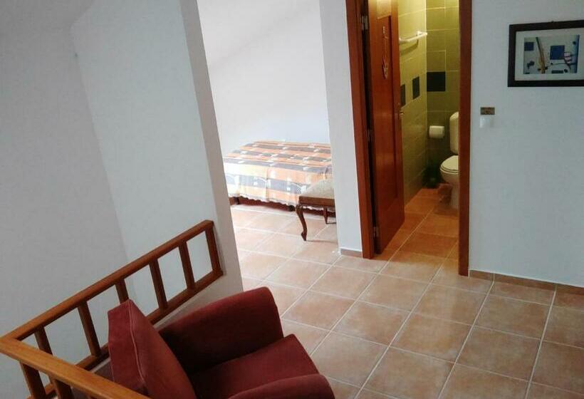 هاستل Cloud To Chill Surfhouse Baleal