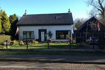 تختخواب و صبحانه Bed&breakfast Jonker
