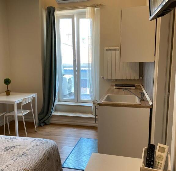 پانسیون Affittacamere Via Roma 12