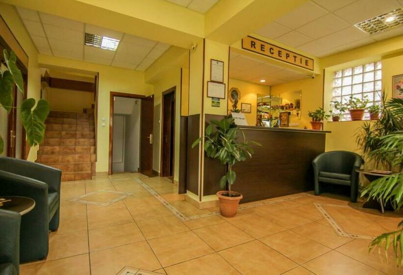 פנסיון Casa Soricelu