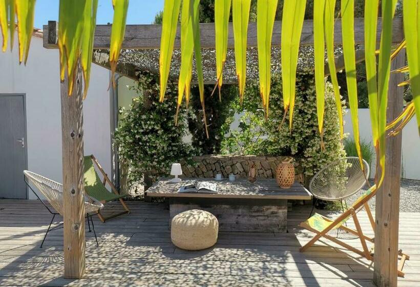 پانسیون Derrière La Plage : Suite, Patio Et Pergola