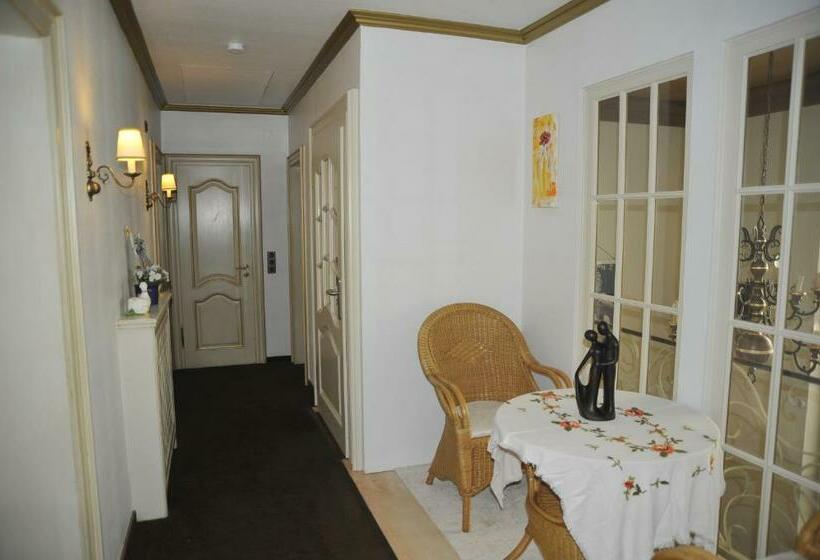 بنسيون Zur Herzklinik