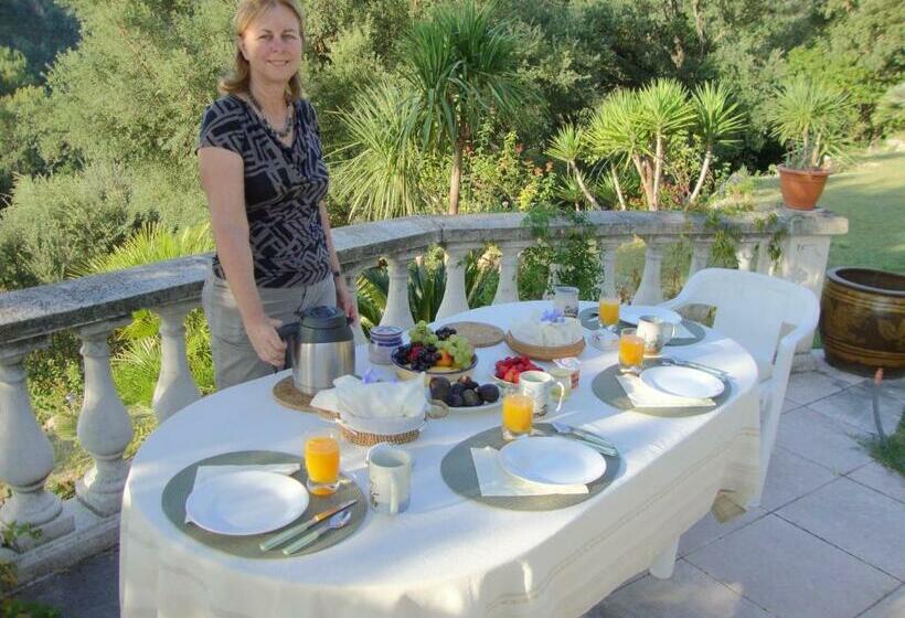 بنسيون La Grimaudière