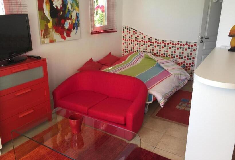 פנסיון Villa Goonie