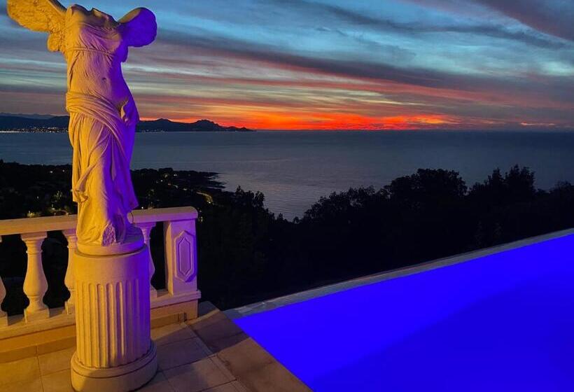 פנסיון Villa Goonie