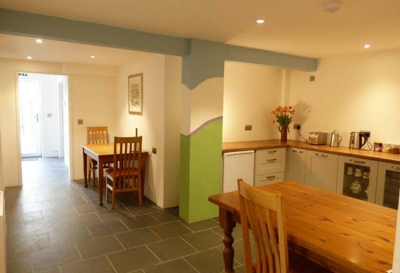 Highfield House, Parracombe, Modern B&b