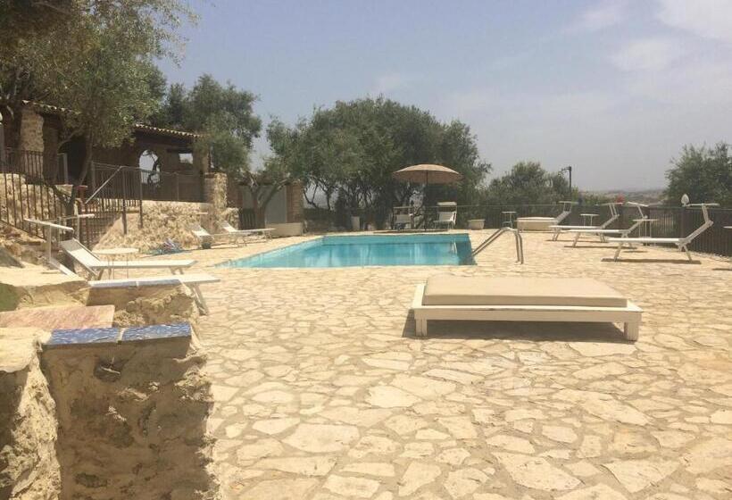 هتل Agriturismo Roba Degli Ulivi