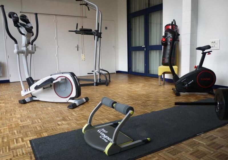 ホテル Kyriad Direct Rennes Ouest