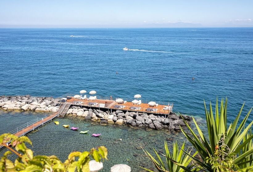 ホテル La Madonnina