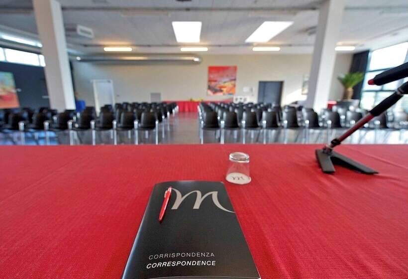 فندق Mercure Nerocubo Rovereto