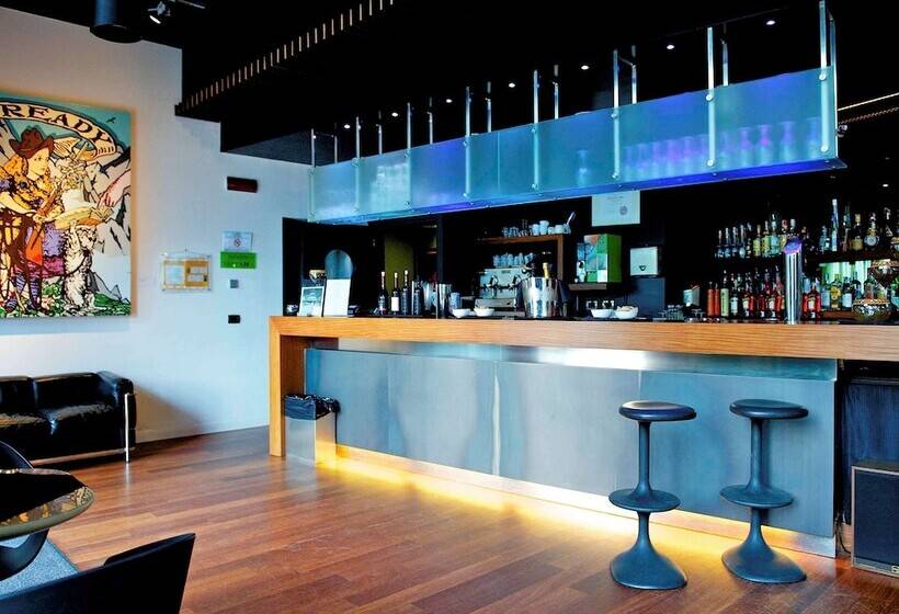 فندق Mercure Nerocubo Rovereto