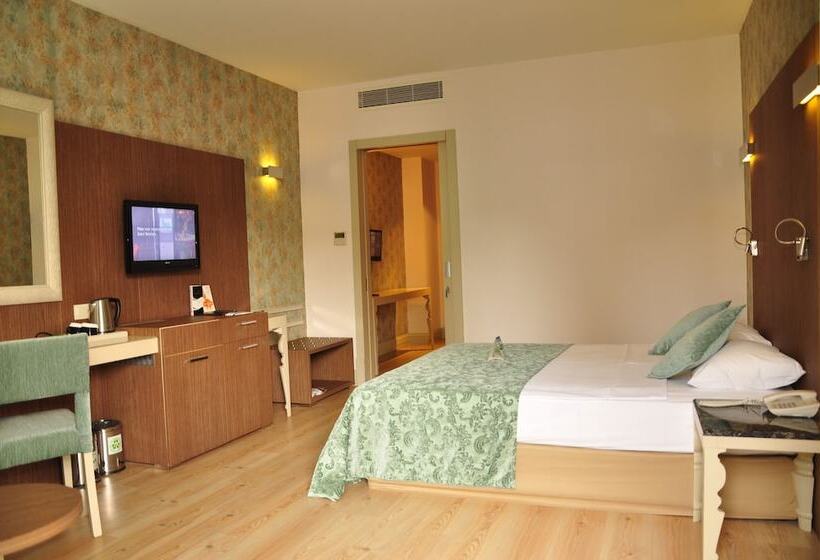 Port Side Resort   All Inclusive