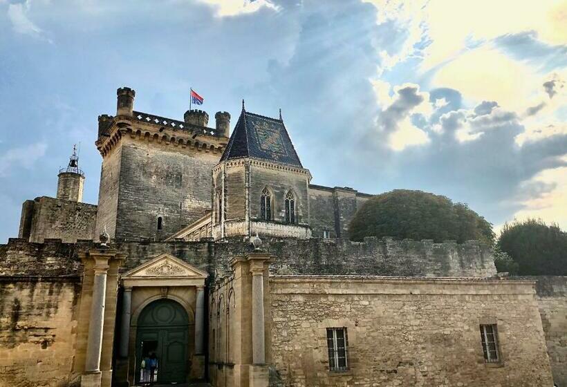 住宿加早餐  La Maison Blanche Uzès