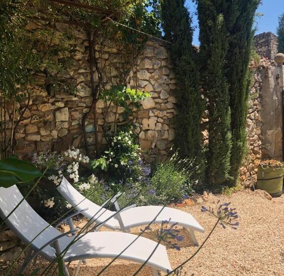 住宿加早餐  La Maison Blanche Uzès