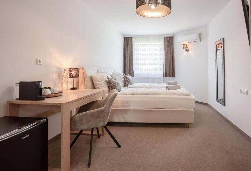 پانسیون Casa Plus