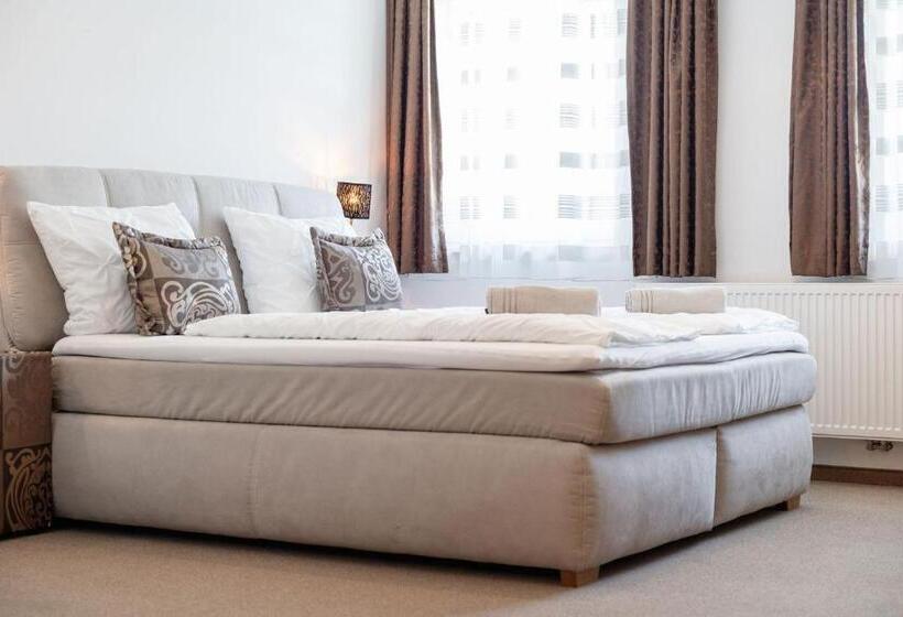 پانسیون Casa Plus