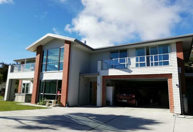 تختخواب و صبحانه Whaka Heights