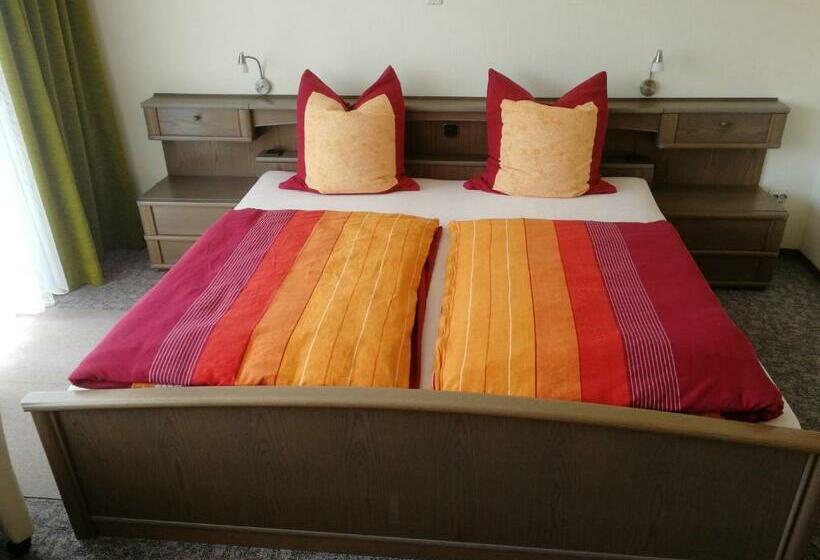 ペンション Gästehaus Bausch