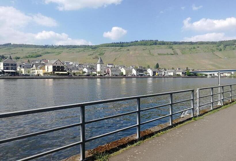 ペンション Gästehaus Bausch