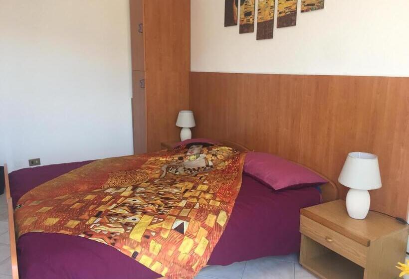 펜션 Villa Romeo   Acero Rosso