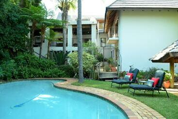 تختخواب و صبحانه Du Barry Guest House