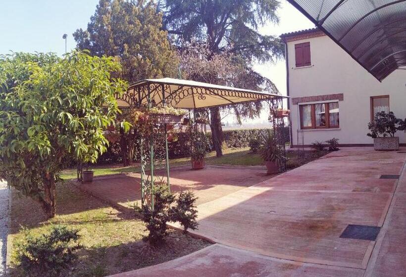 هتل Agriturismo Le Colonie