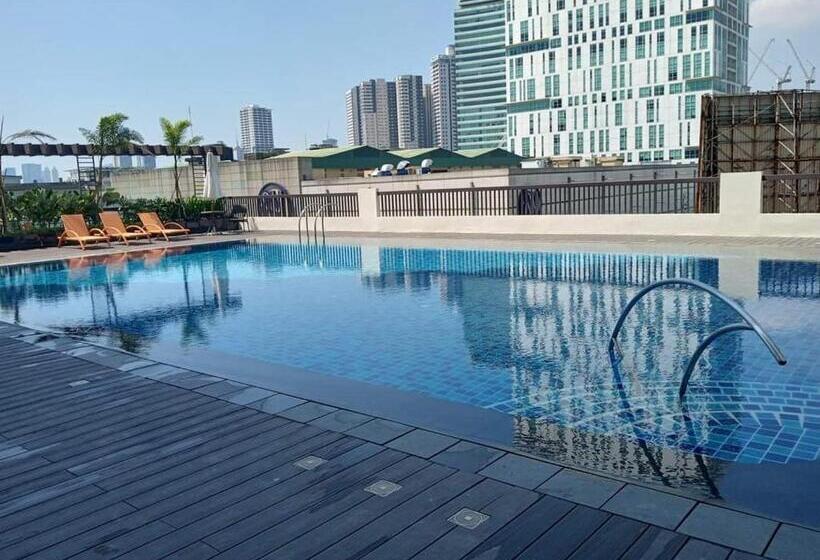 Manhattan Plaza Tower 1