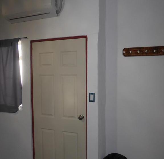 پانسیون Hostal Casa Clavel