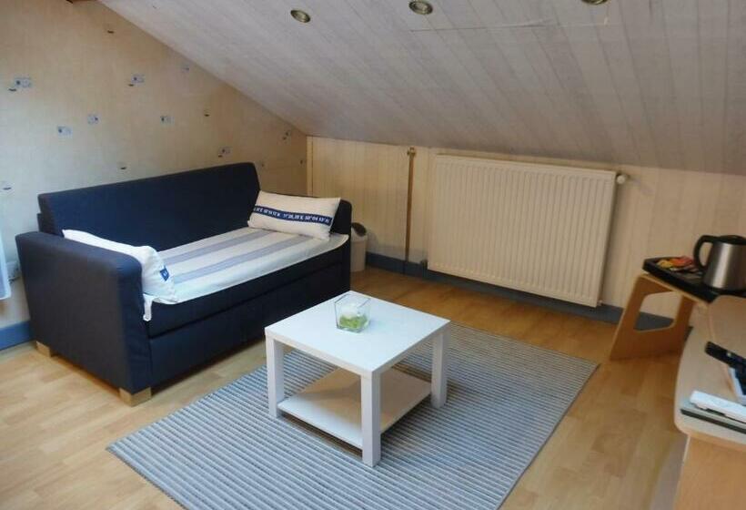 مبيت وإفطار Les Aubretias