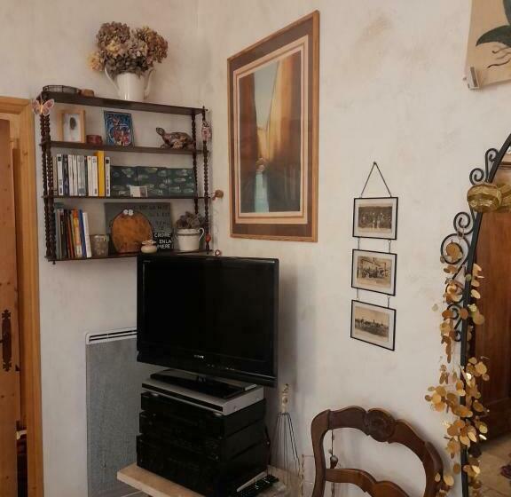 住宿加早餐  Cocon Provençal   T1 25m2   Sdb   Terrasse Privée & Accès Piscine à Saint Chamas