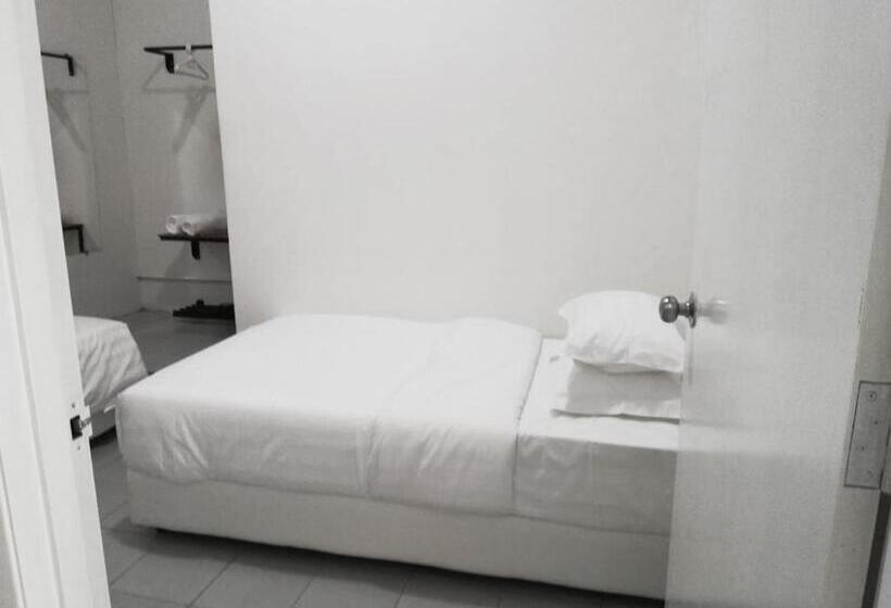 هاستل Ozzy Lodge Semporna