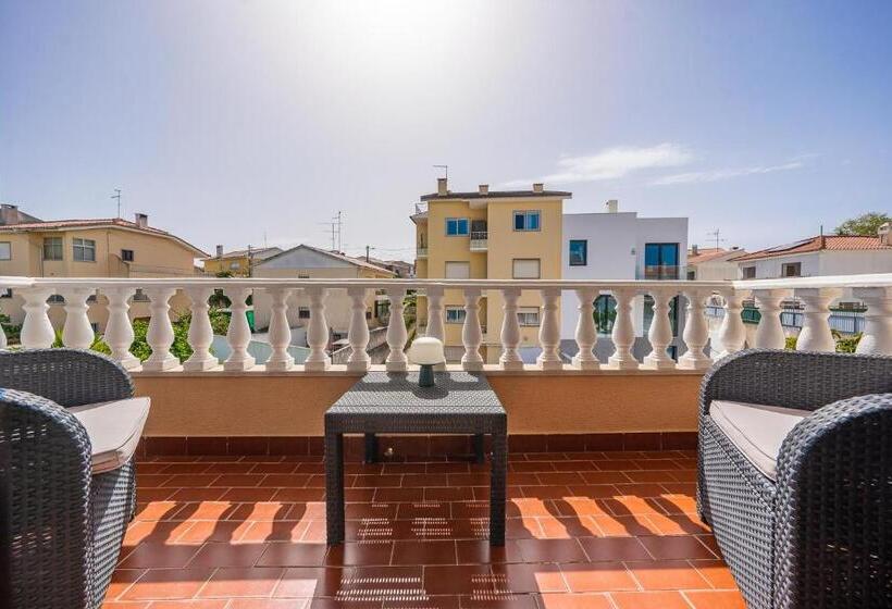 پانسیون Lourenço S House Deluxe Cascais