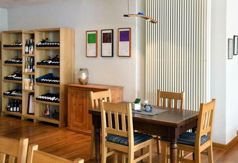 ホテル Weingut Weich