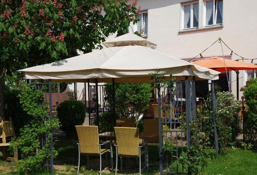 ホテル Weingut Weich