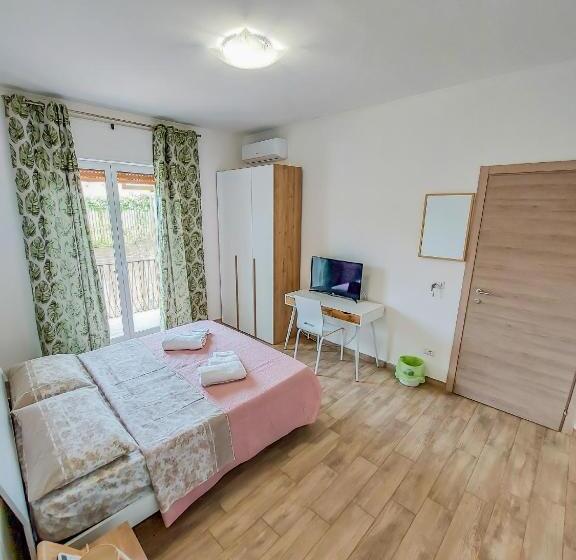 پانسیون Metro Guest House