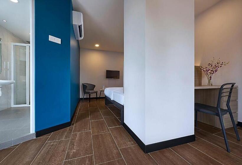 Zone Hotels, Telok Panglima Garang