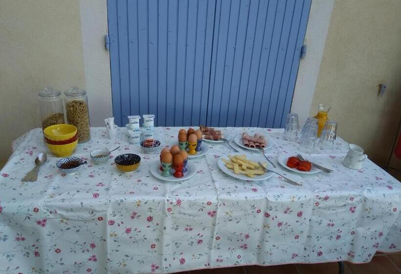 بنسيون Au Pied Du Ventoux