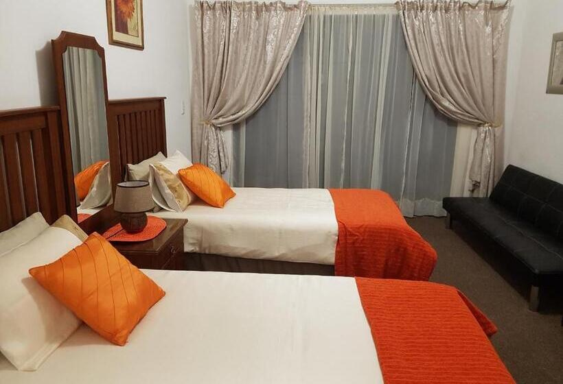 Пансион Karoo View Guesthouse Cradock