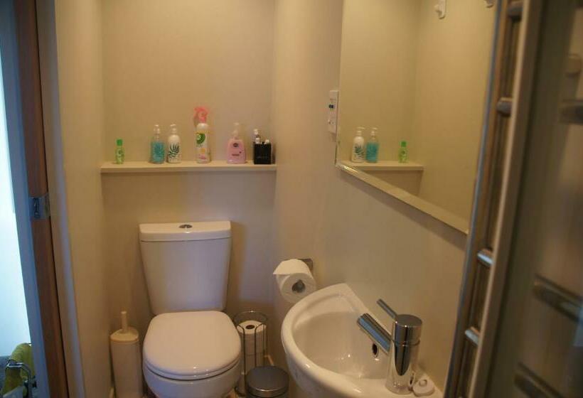 تختخواب و صبحانه 4b On Rearsby