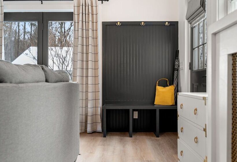 مبيت وإفطار Launchpoint Lodge: Entire