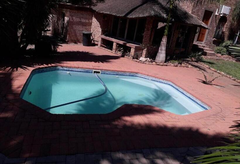 ペンション Burgersfort Gastehuis