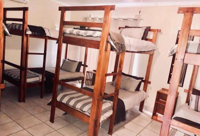 ペンション Burgersfort Gastehuis