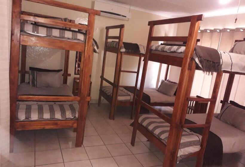 ペンション Burgersfort Gastehuis