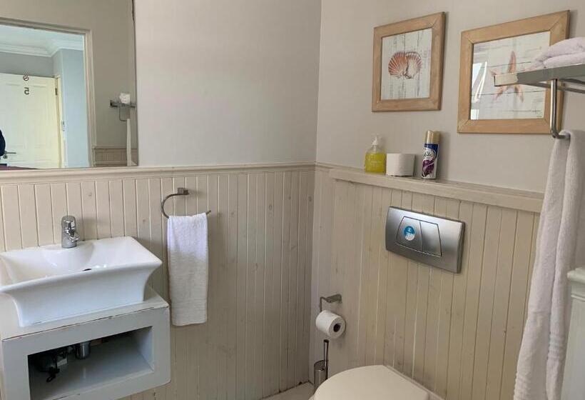 פנסיון Oceansnest Guest House