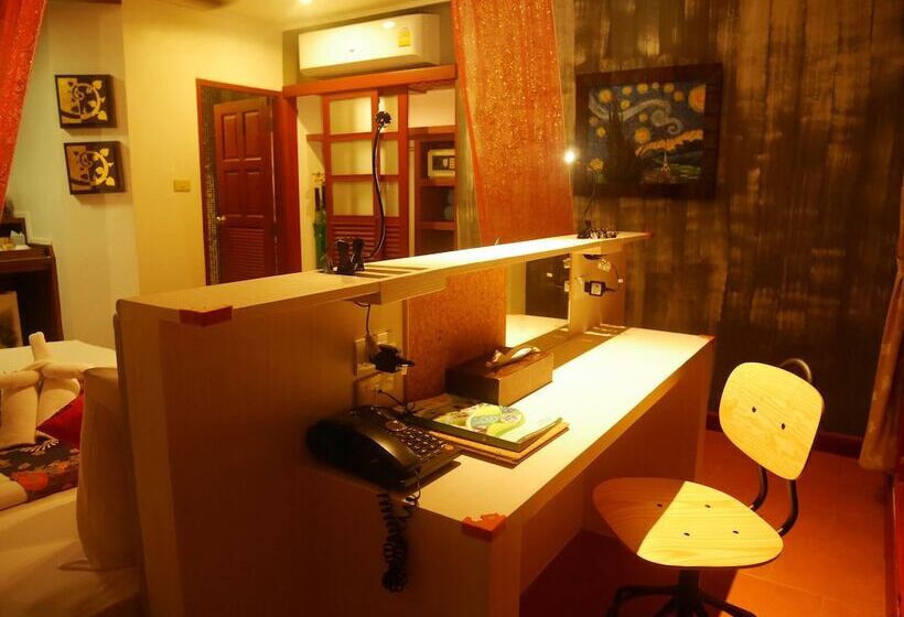 هتل Bangtao Beach Chalet Resort