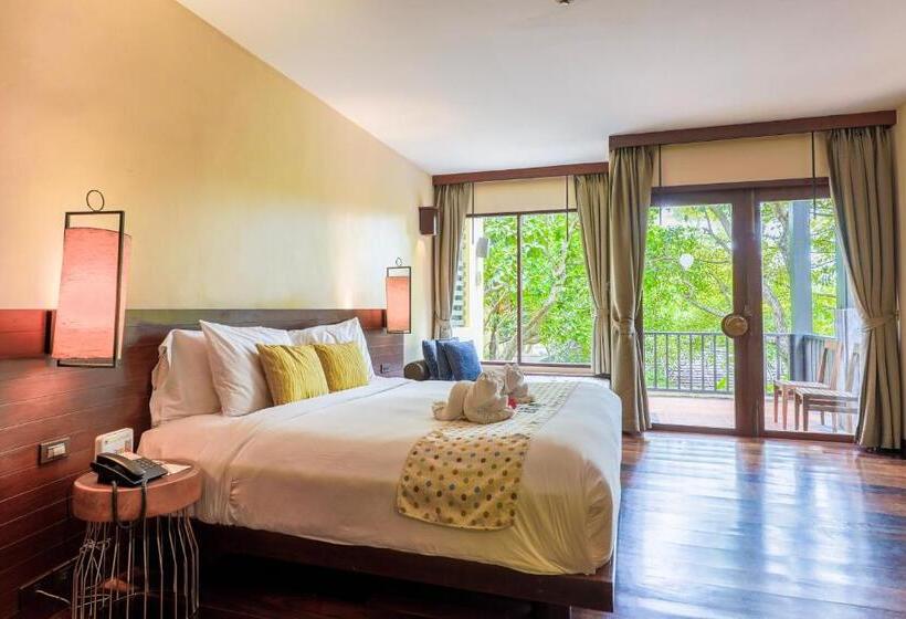 هتل Chantaramas Beach Resort, Koh Phangan