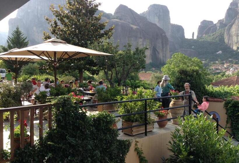 هتل Doupiani House