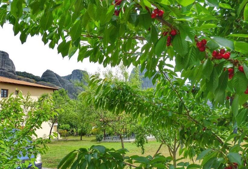 هتل Doupiani House