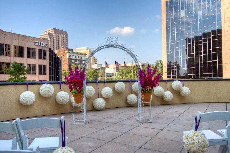 هتل Embassy Suites San Antonio Riverwalk Downtown